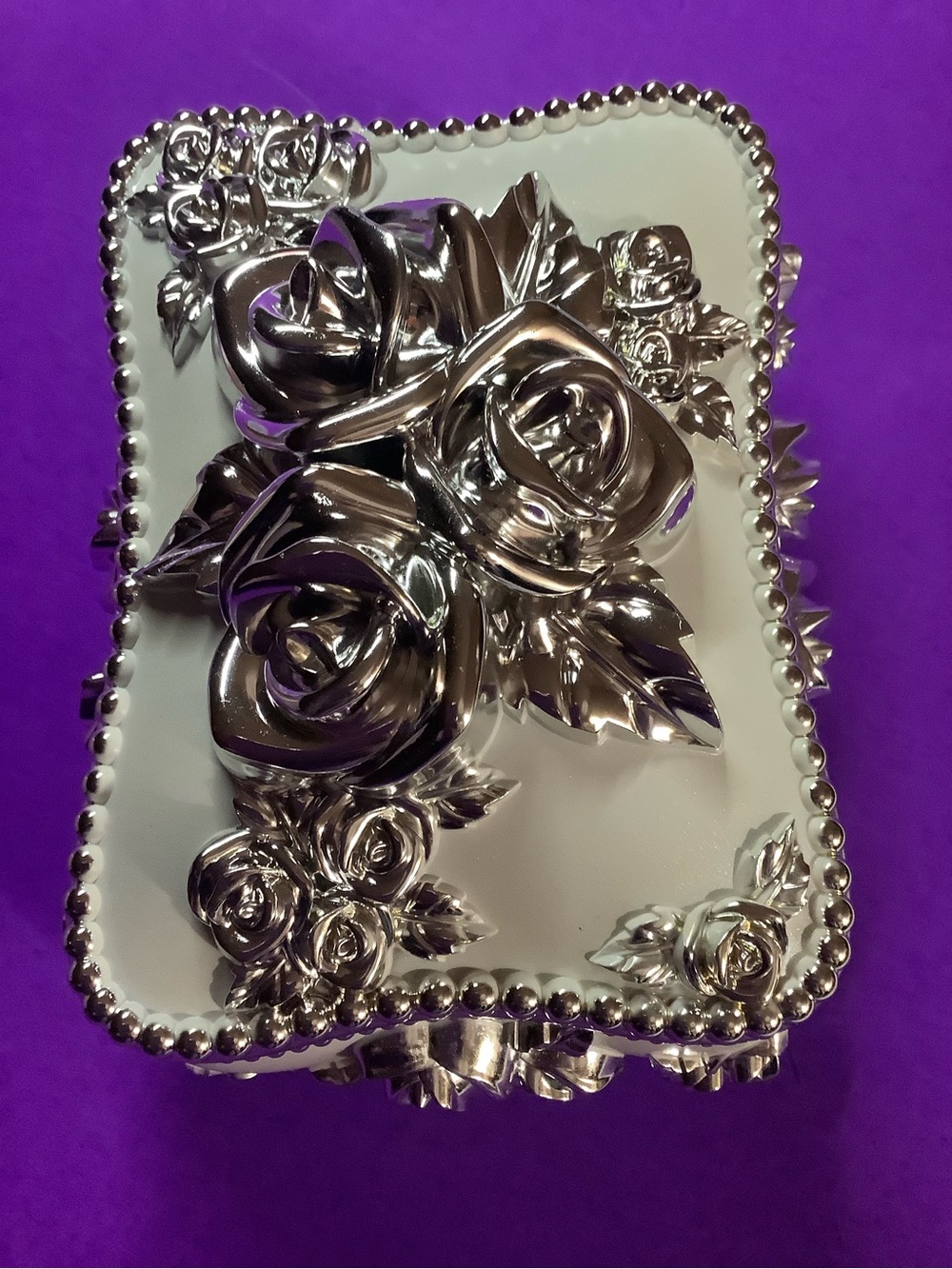 All Plastic + Bottom Velvet Silver Rose Sculpted Trinket Small Items Storage Box